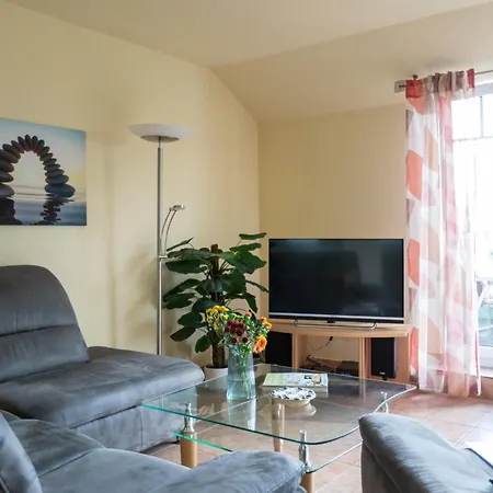 Apartment 54 7, Lindenweg 2 G *